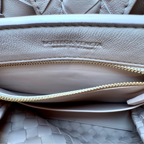 Bottega Veneta Small Andiamo Shoulder Bag In Pink Nude Nappa Intrecciato Leather - Picture 12 of 15